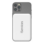 Powerbank MagSafe 10000 mAh branca acoplada a um iPhone